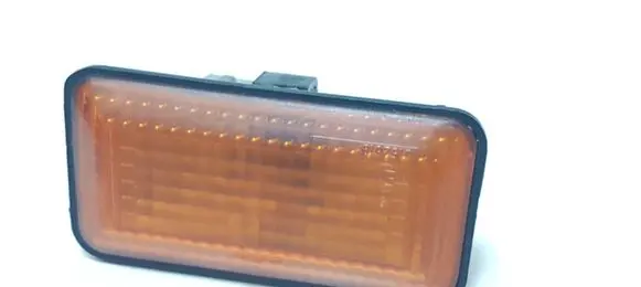 Volkswagen Golf III Front fender indicator light 1H0949117A 1H0949111