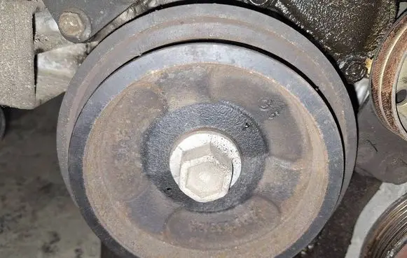 Nissan Primera Crankshaft pulley