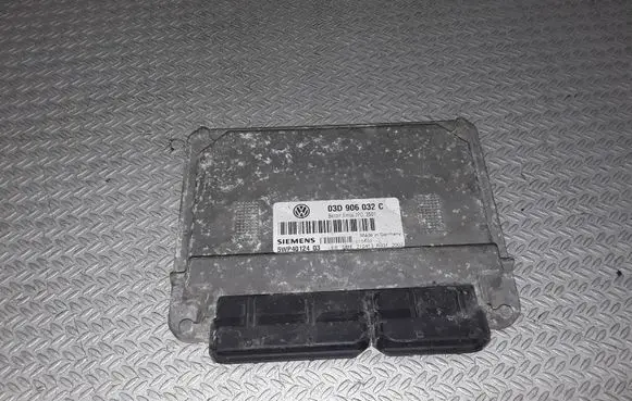 Volkswagen Polo Engine control unit/module 5WP4012403