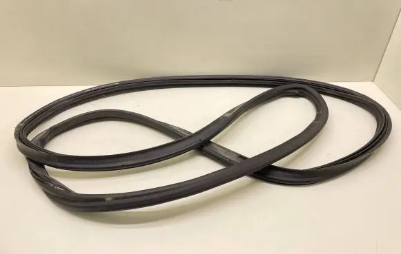 Skoda Kodiaq Seal rubber (tailgate) 565827705
