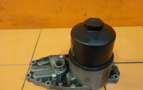 Land Rover Range Rover L405 Oil filter mounting bracket FW936B624AB