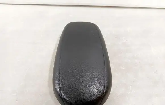 Hyundai Veloster Armrest