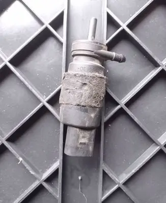 Audi A6 S6 C6 4F Windscreen/windshield washer pump 1J5955651