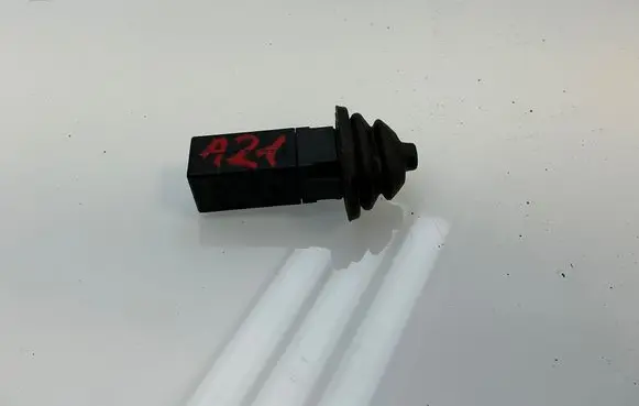 BMW 5 E60 E61 Fuel tank cap lock 8228939
