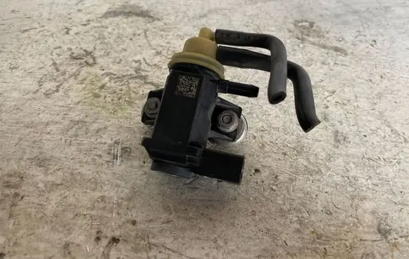 Volkswagen Golf VI Turbo solenoid valve 1K0906627B 4011464A 510902957