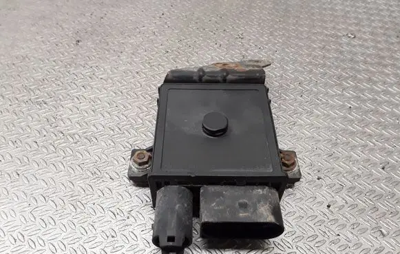 Mercedes-Benz C W203 Glow plug pre-heat relay E2110022356