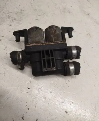 BMW 5 E60 E61 Coolant heater control valve 1147412137 8374995