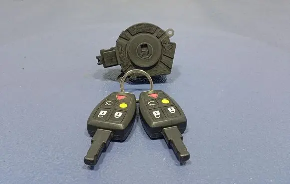 Volvo C30 Ignition lock 30797783