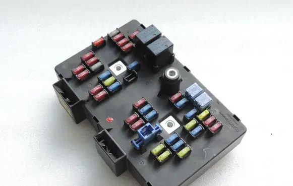 Opel Antara Fuse box set 25955994 96672016
