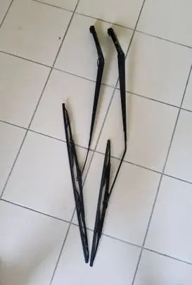 Chrysler Town u0026 Country V Front wiper blade arm