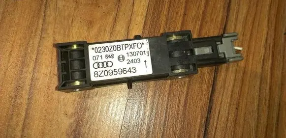 Audi A2 Airbag deployment crash/impact sensor 8z0959643