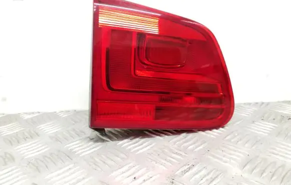 Volkswagen Tiguan Tailgate rear/tail lights 5N0945093H