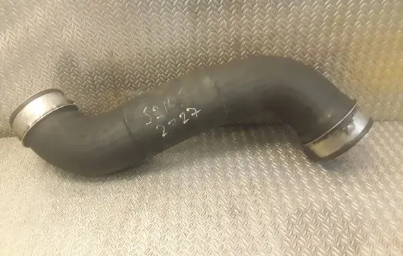 Mercedes-Benz E W211 Intercooler hose/pipe 2115282782
