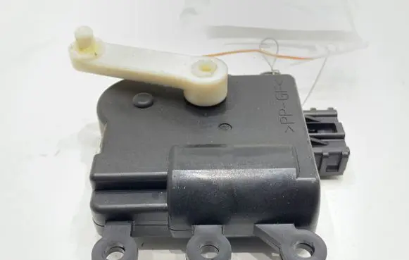 Mazda 3 II Air flap motor/actuator