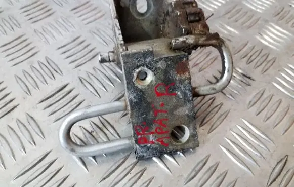 Volkswagen Golf IV Front door lower hinge 