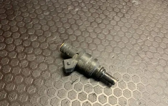 BMW 3 E46 Fuel injector 1427240