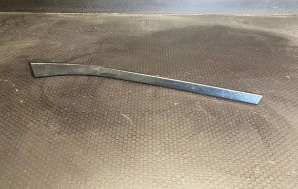 BMW 5 E39 Dashboard glove box trim 51418172032