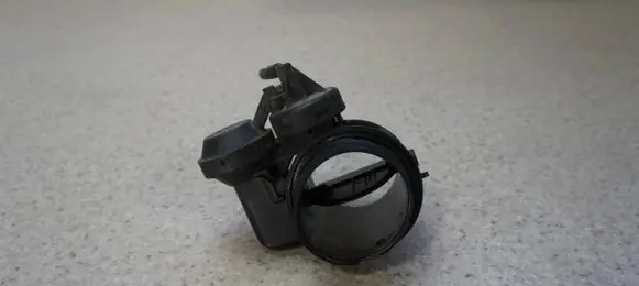 Volkswagen Polo III 6N 6N2 6NF Throttle body valve 028128063