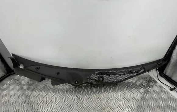Mercedes-Benz E W212 Wiper trim A2128300113 SP6029