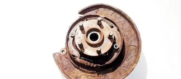 Subaru Impreza III Rear wheel hub
