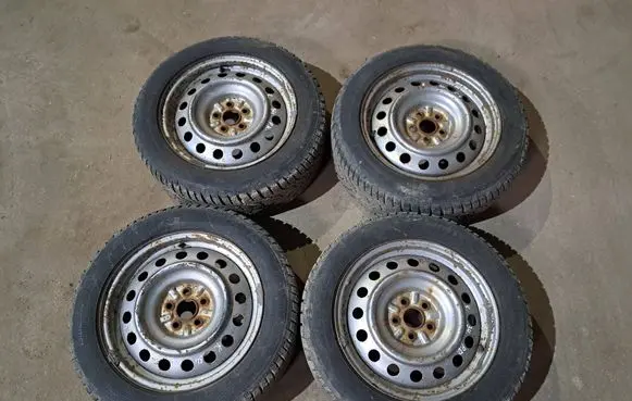 Toyota Avensis T250 R16 steel rim 