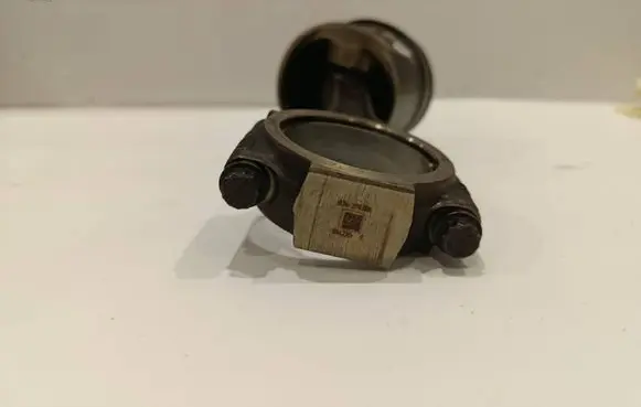 Dodge Journey Piston with connecting rod 038JDE
