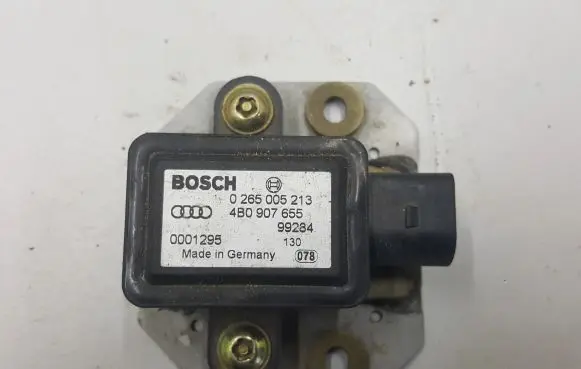 Volkswagen Golf IV ESP acceleration yaw rate sensor 0265005213 4B0907655 99284