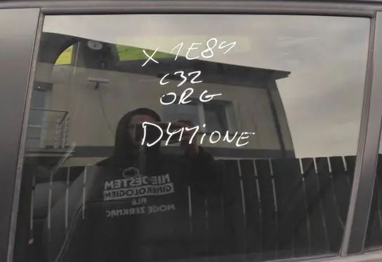 BMW X1 E84 Sliding door window/glass 