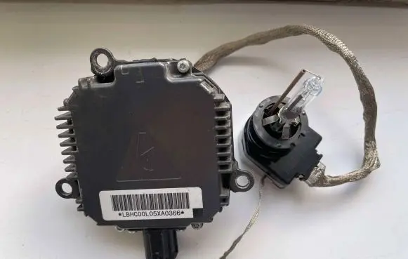 Audi A3 S3 8V Voltage converter/converter module LBHC00L05XA0366