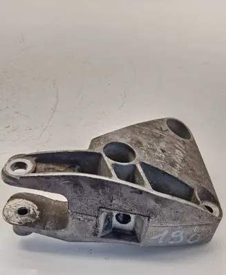 Renault Scenic II - Grand scenic II Engine mounting bracket 8200072652 31170221