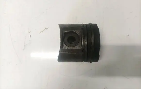 Renault Laguna II Piston 