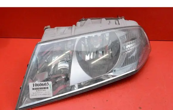 Skoda Octavia Mk2 (1Z) Headlight/headlamp 