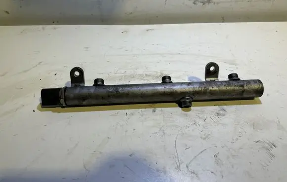 Mercedes-Benz E W211 Fuel main line pipe 0281002843 08071725073