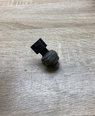 Nissan Primera Air conditioning (A/C) pressure sensor 42CP121V4R19