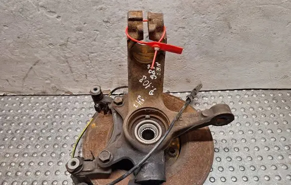 Peugeot 108 Front wheel hub spindle knuckle S14784286 B000905580