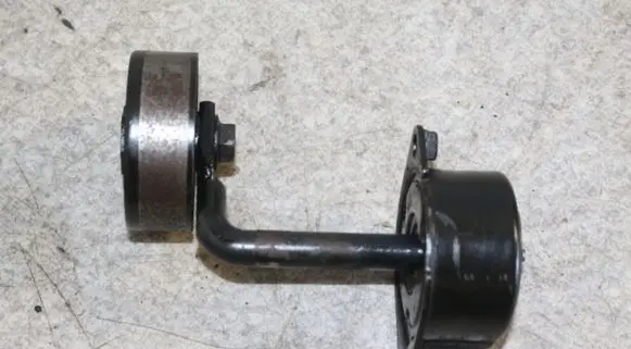 BMW 5 E39 Air conditioning tensioner 2247713