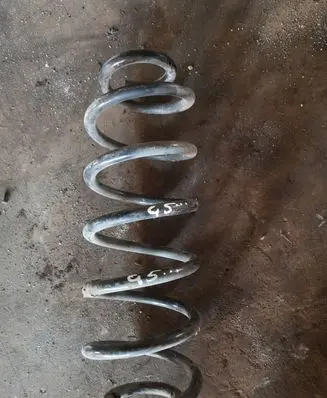 Volkswagen Golf V Rear coil spring