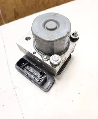 Mercedes-Benz GLA W156 ABS Pump A0004313900