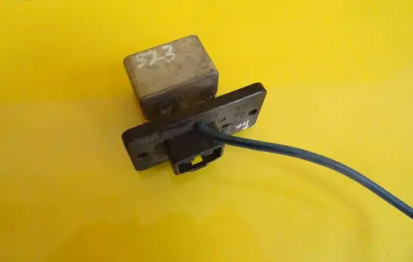 Mazda 323 Heater blower motor/fan resistor