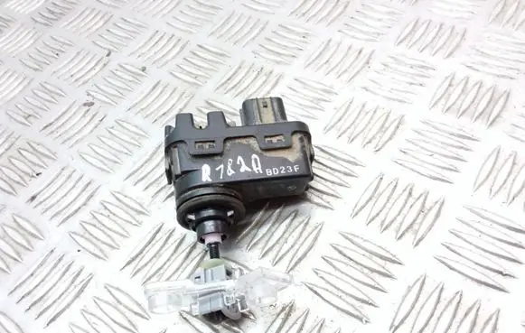 Headlight level adjustment motor
