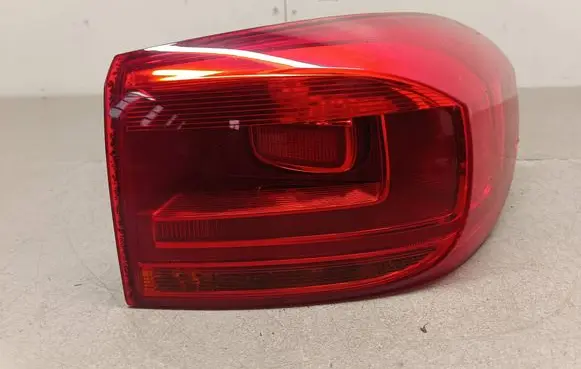 Rear/tail lights