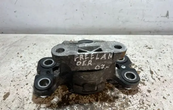 Land Rover Freelander 2 - LR2 Gearbox mount 6G927M121LE