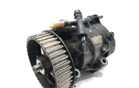 Renault Kangoo II Fuel injection high pressure pump 9303Z113