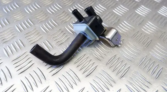 Toyota Yaris Cross Valve vacuum 90910TC005