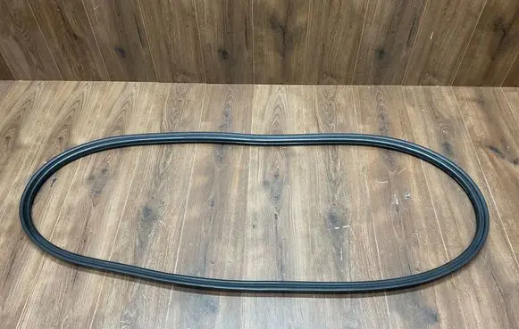 BMW 1 F40 Trunk rubber seal (body) 7456072