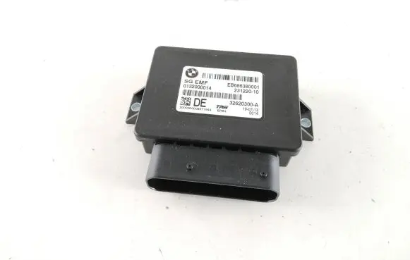 BMW 5 F10 F11 Hand brake control module 6863800 23122010 0132000014