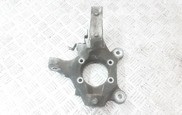 Chrysler Town & Country V Front wheel hub 04743579AB