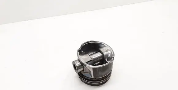 Toyota Avensis T250 Piston 000