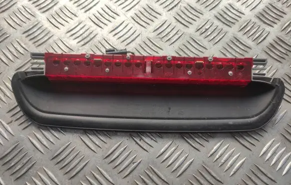 BMW 3 E90 E91 Third/center stoplight 022403 022405