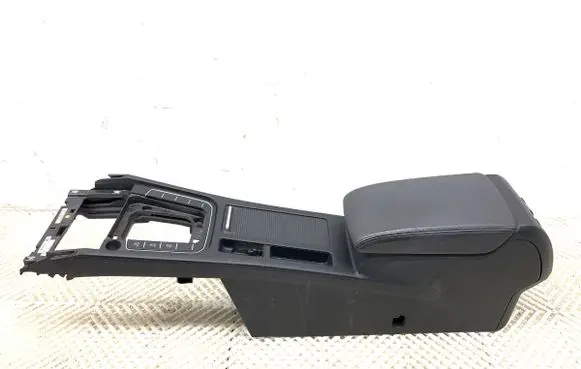 Volkswagen PASSAT B8 Center console 3G1863241C
